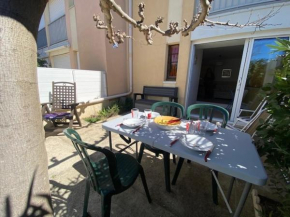 Coquet T2 à Narbonne Plage - Cour arborée, Parking, Proche plage et commerces, 4 pers. - FR-1-795-14
